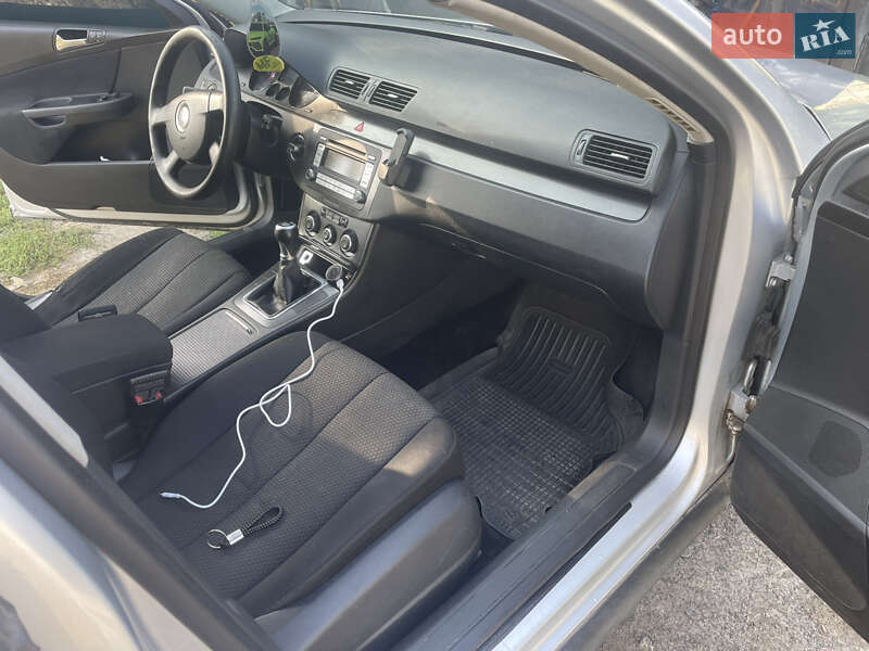 Универсал Volkswagen Passat 2006 в Корце