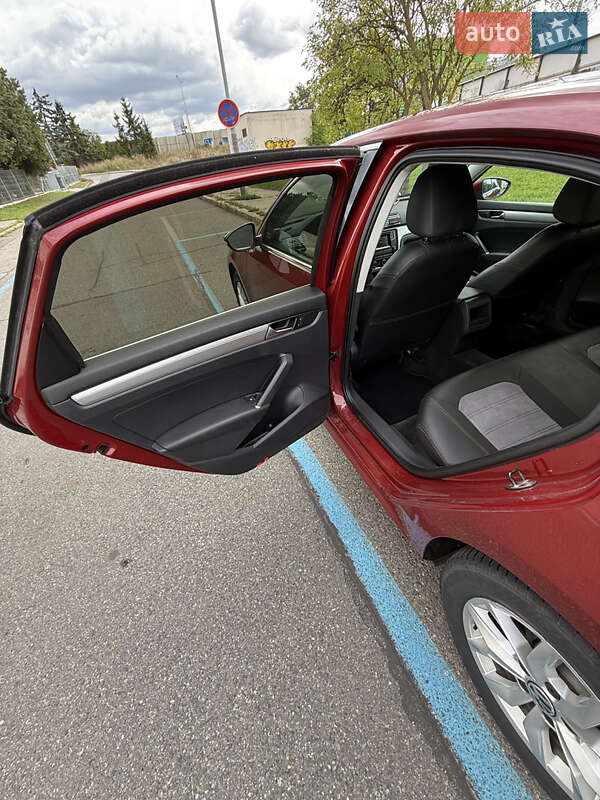 Седан Volkswagen Passat 2016 в Иршаве