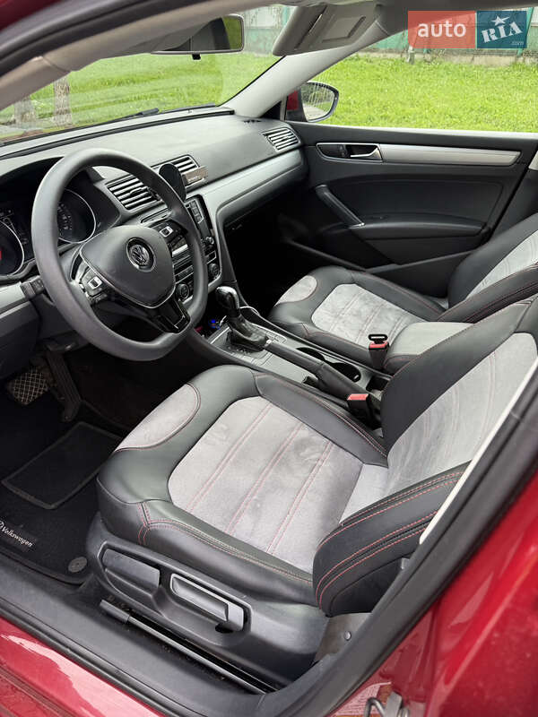 Седан Volkswagen Passat 2016 в Иршаве
