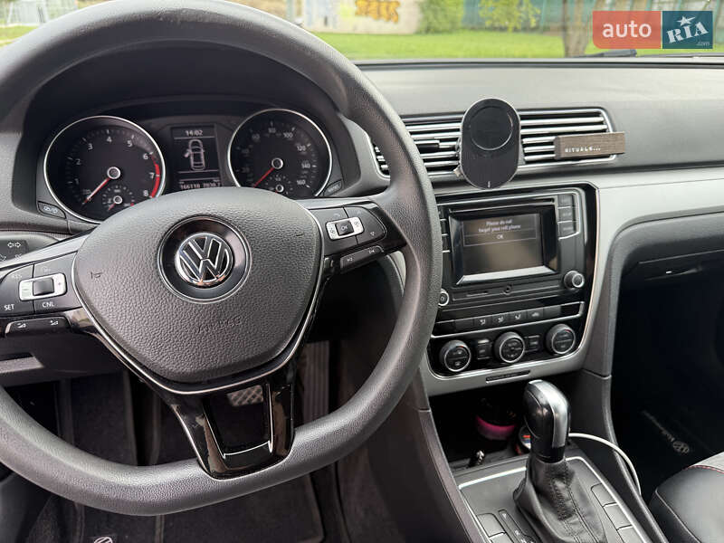Седан Volkswagen Passat 2016 в Иршаве