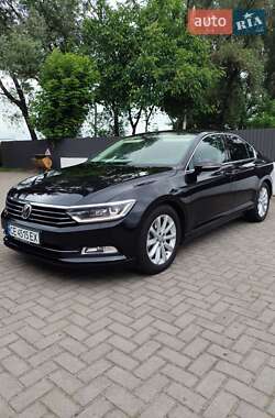 Седан Volkswagen Passat 2015 в Черновцах