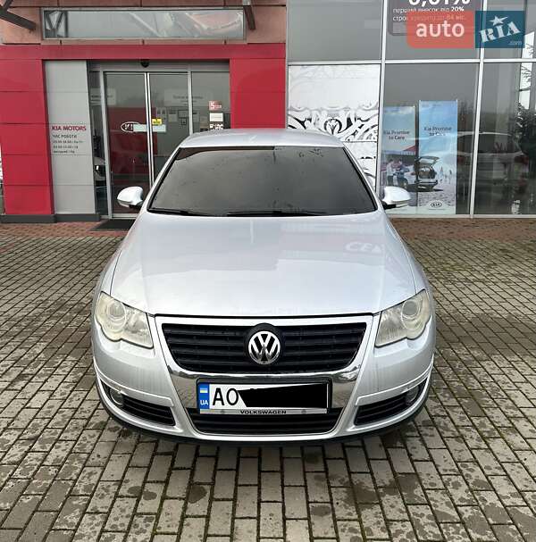 Седан Volkswagen Passat 2005 в Хусте