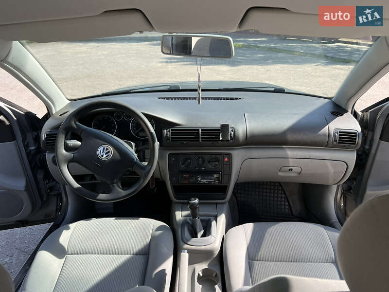 Седан Volkswagen Passat 2001 в Чернігові