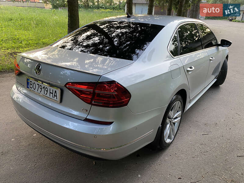 Седан Volkswagen Passat 2015 в Тернополе