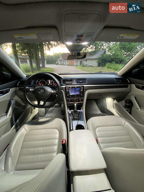 Седан Volkswagen Passat 2015 в Тернополе