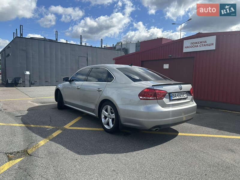 Седан Volkswagen Passat 2013 в Киеве