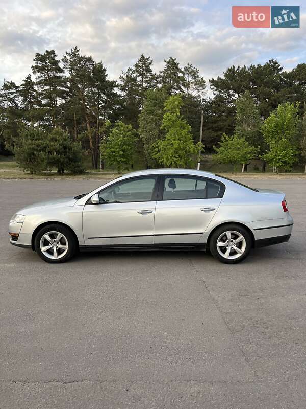 Седан Volkswagen Passat 2007 в Горишних Плавнях