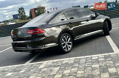 Седан Volkswagen Passat 2016 в Мукачевому