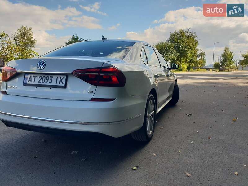 Седан Volkswagen Passat 2018 в Ивано-Франковске
