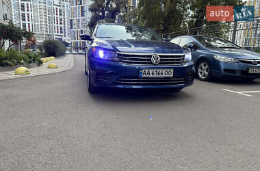 Седан Volkswagen Passat 2016 в Києві