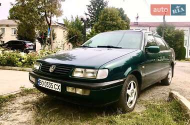 Седан Volkswagen Passat 1996 в Шумске