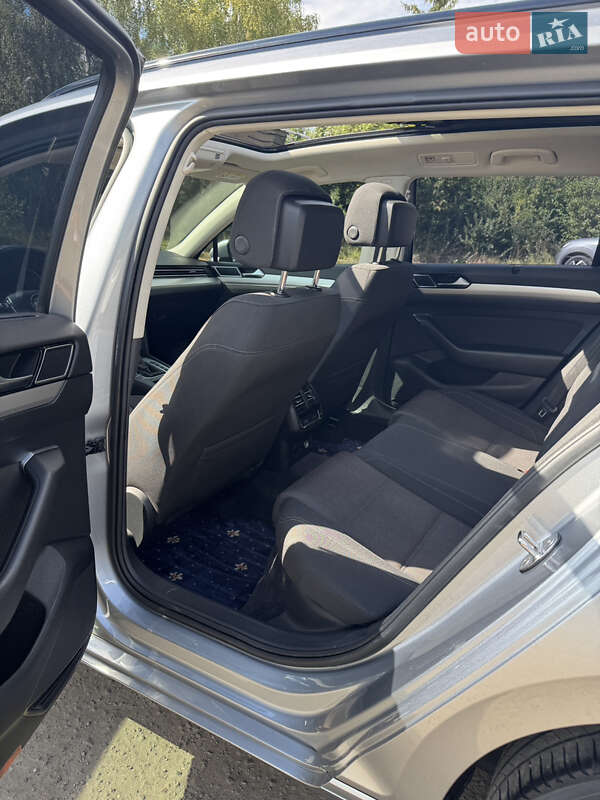 Универсал Volkswagen Passat 2018 в Львове