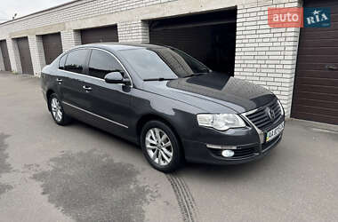 Седан Volkswagen Passat 2010 в Киеве
