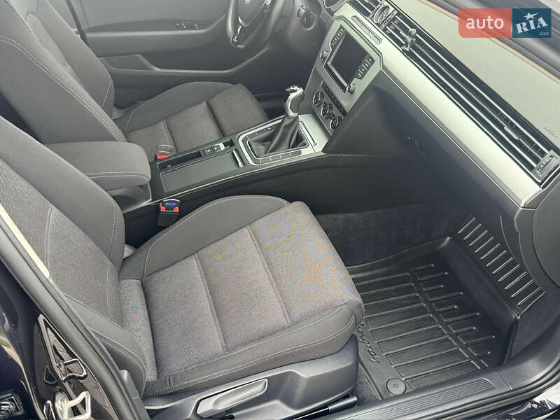 Универсал Volkswagen Passat 2015 в Пустомытах фото 2 Универсал Volkswagen Passat 2015 в Пустомытах