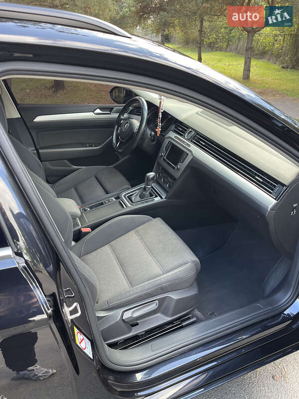 Универсал Volkswagen Passat 2017 в Ивано-Франковске