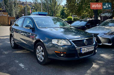 Седан Volkswagen Passat 2008 в Киеве