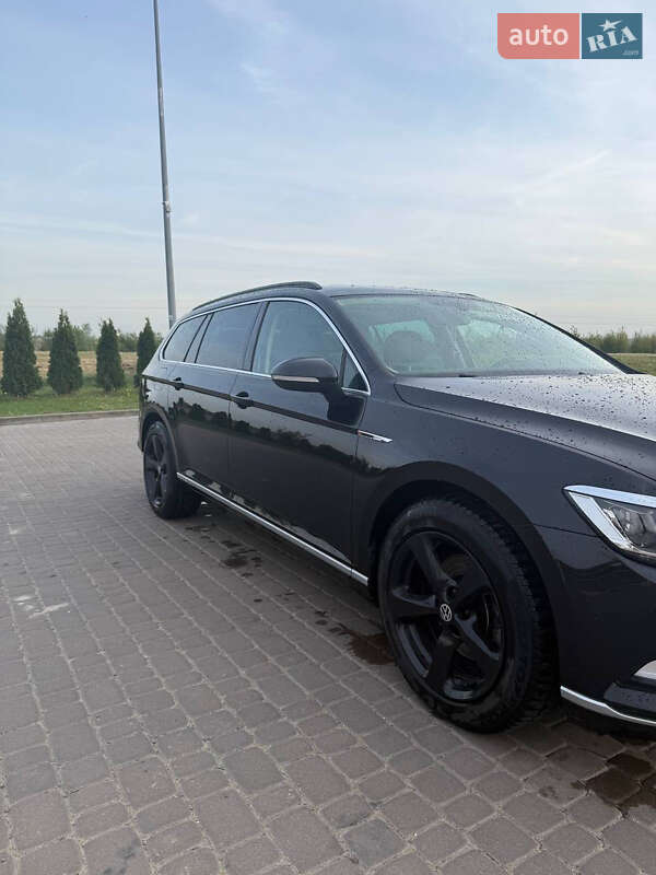 Універсал Volkswagen Passat 2015 в Львові