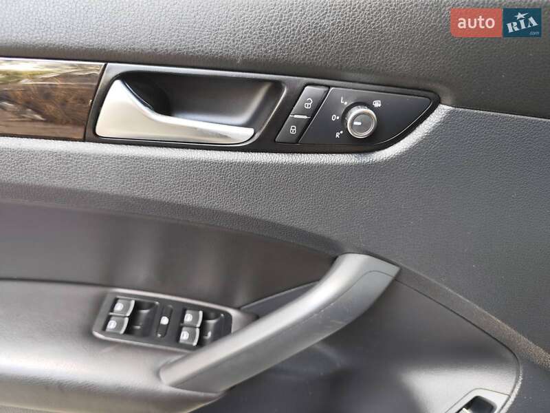 Седан Volkswagen Passat 2013 в Дубно