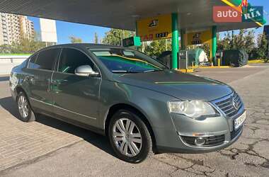 Седан Volkswagen Passat 2006 в Харкові