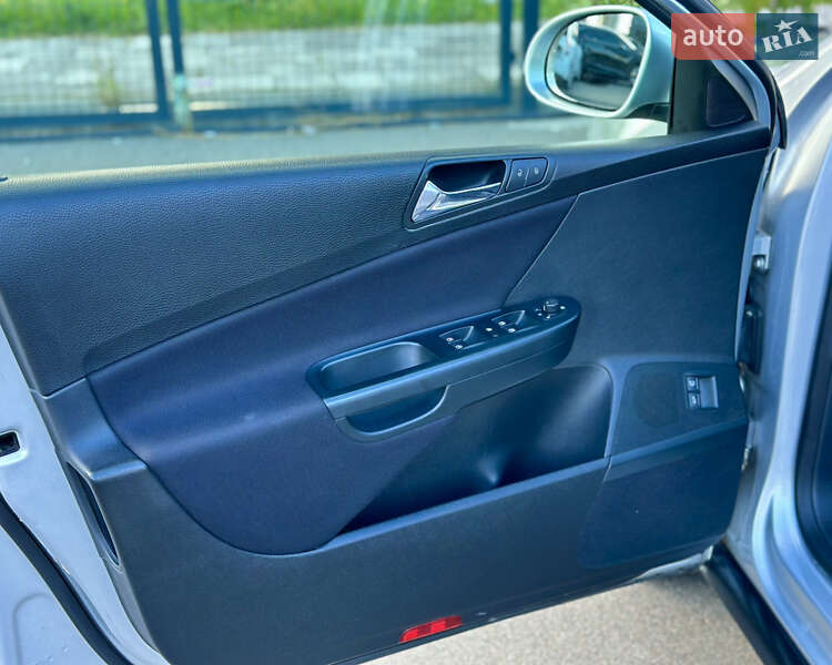 Универсал Volkswagen Passat 2007 в Киеве фото 22 Универсал Volkswagen Passat 2007 в Киеве