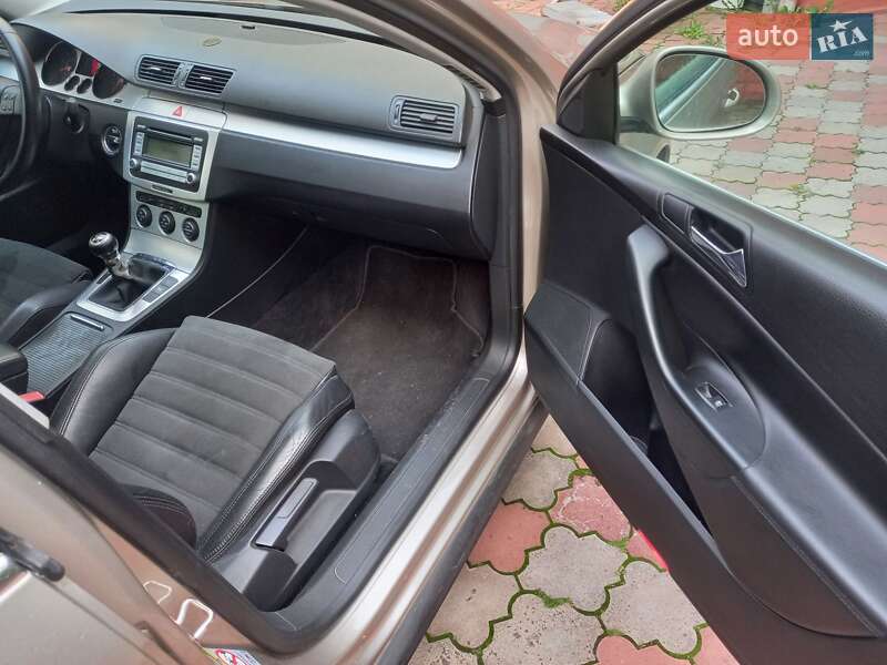Універсал Volkswagen Passat 2006 в Хмельницькому