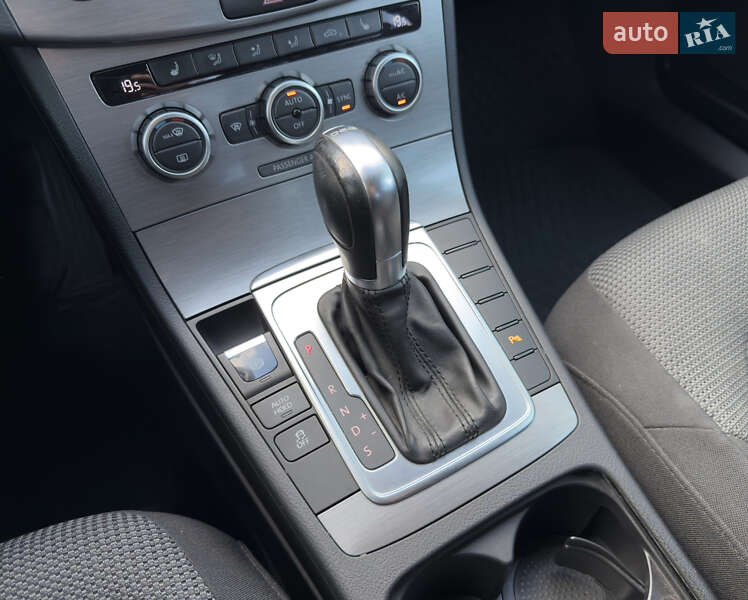 Седан Volkswagen Passat 2013 в Киеве фото 25 Седан Volkswagen Passat 2013 в Киеве