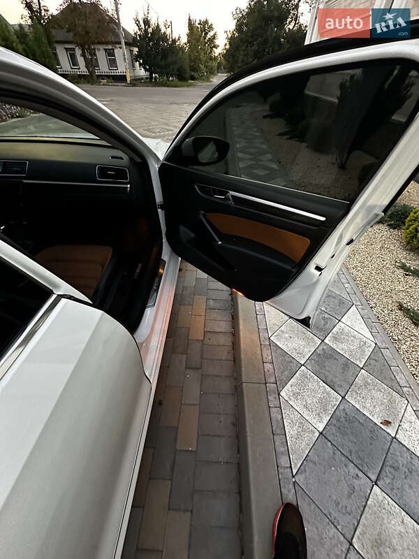 Седан Volkswagen Passat 2018 в Киеве