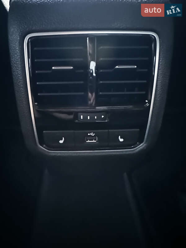 Седан Volkswagen Passat 2018 в Киеве