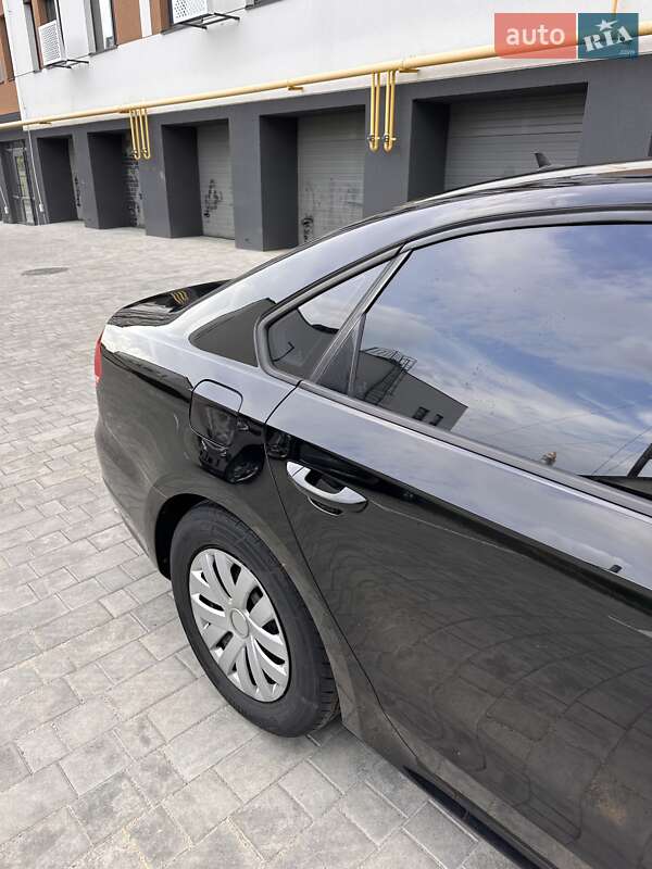 Седан Volkswagen Passat 2013 в Виннице