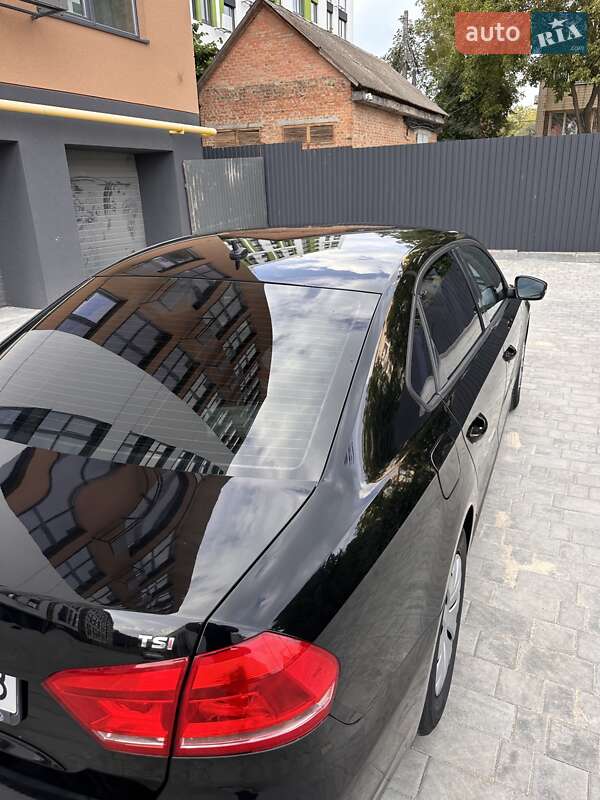 Седан Volkswagen Passat 2013 в Виннице