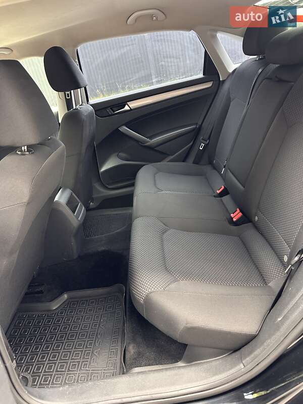 Седан Volkswagen Passat 2013 в Виннице