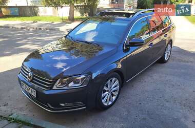 Универсал Volkswagen Passat 2011 в Косове