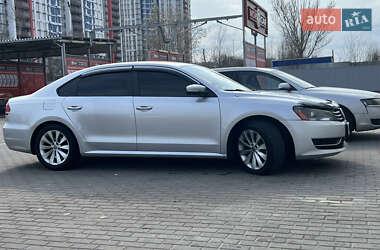 Седан Volkswagen Passat 2012 в Киеве