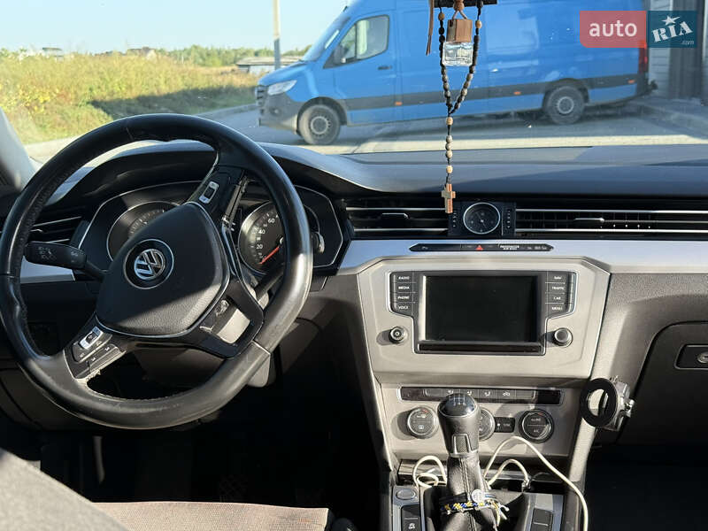 Универсал Volkswagen Passat 2017 в Ивано-Франковске