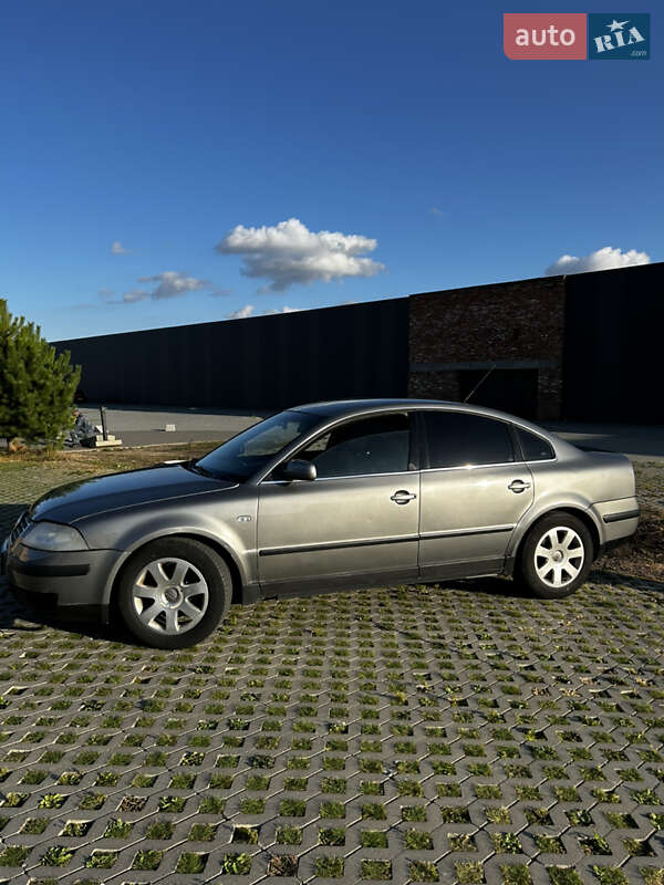 Седан Volkswagen Passat 2003 в Хмельницькому