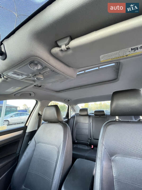 Седан Volkswagen Passat 2013 в Дрогобыче
