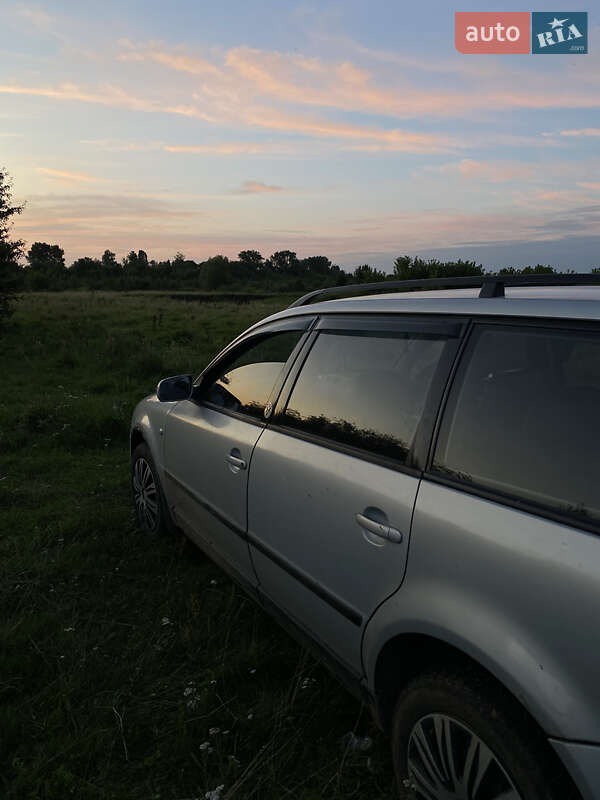 Універсал Volkswagen Passat 1999 в Вараші