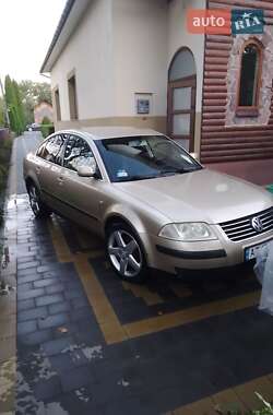 Седан Volkswagen Passat 2002 в Надворной