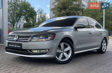 Седан Volkswagen Passat 2011 в Николаеве
