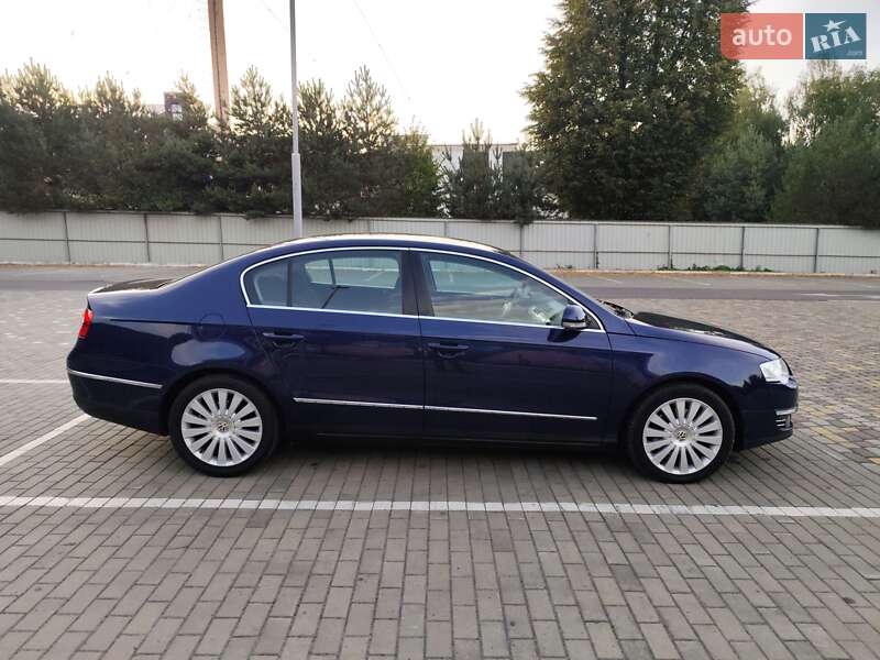 Седан Volkswagen Passat 2009 в Луцке