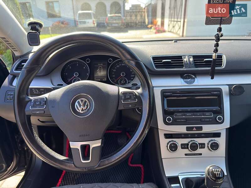 Седан Volkswagen Passat 2012 в Сторожинце