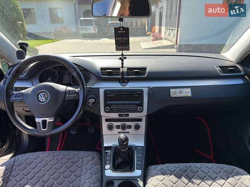 Седан Volkswagen Passat 2012 в Сторожинце