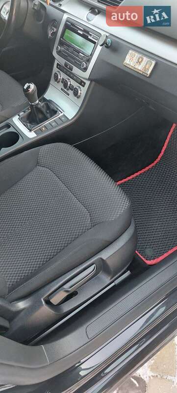 Седан Volkswagen Passat 2012 в Сторожинце