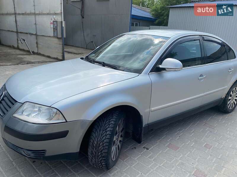Седан Volkswagen Passat 2004 в Києві