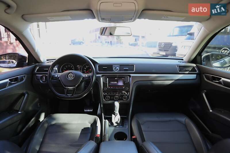 Седан Volkswagen Passat 2017 в Харькове
