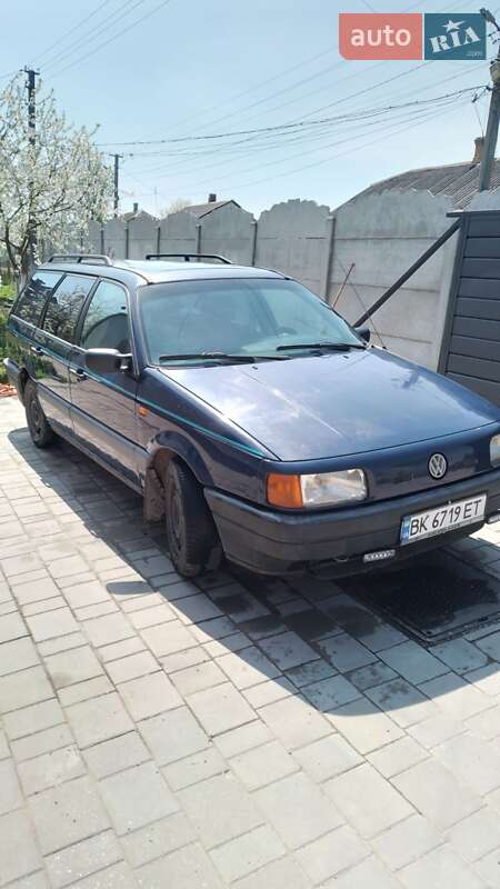 Универсал Volkswagen Passat 1993 в Ровно