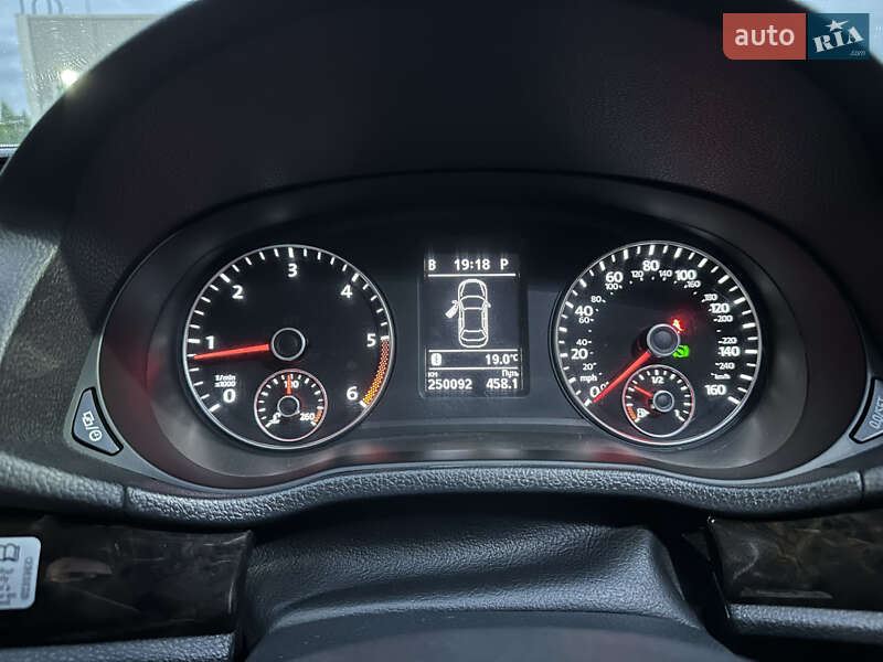 Седан Volkswagen Passat 2014 в Виннице