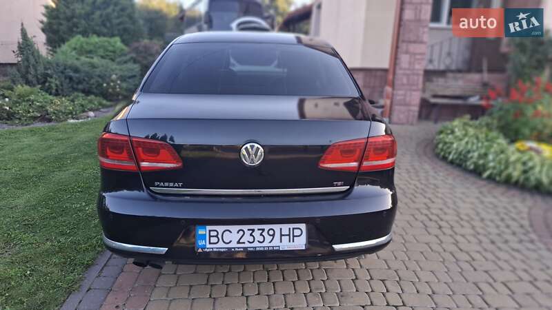 Седан Volkswagen Passat 2012 в Львові