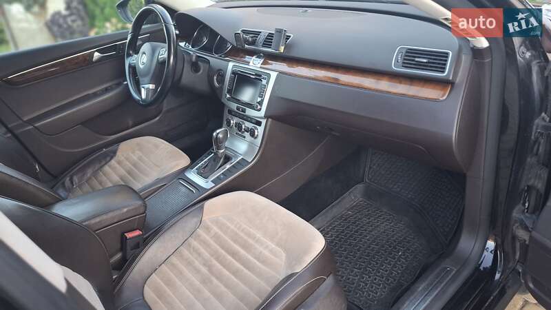Седан Volkswagen Passat 2012 в Львові