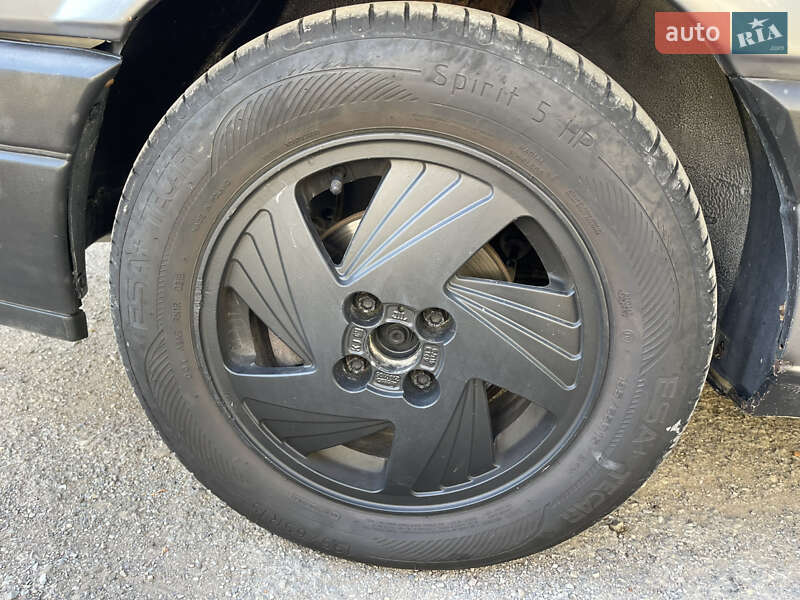 Универсал Volkswagen Passat 1993 в Ивано-Франковске